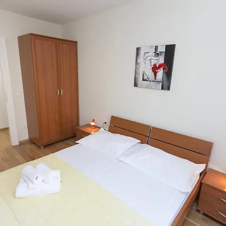 The Very Comfortable Apartment *