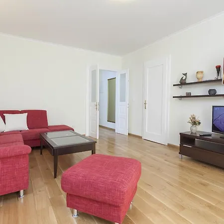 The Very Comfortable * Makarska