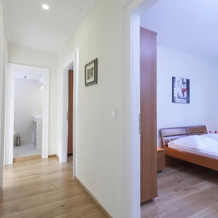 Apartament The Very Comfortable *